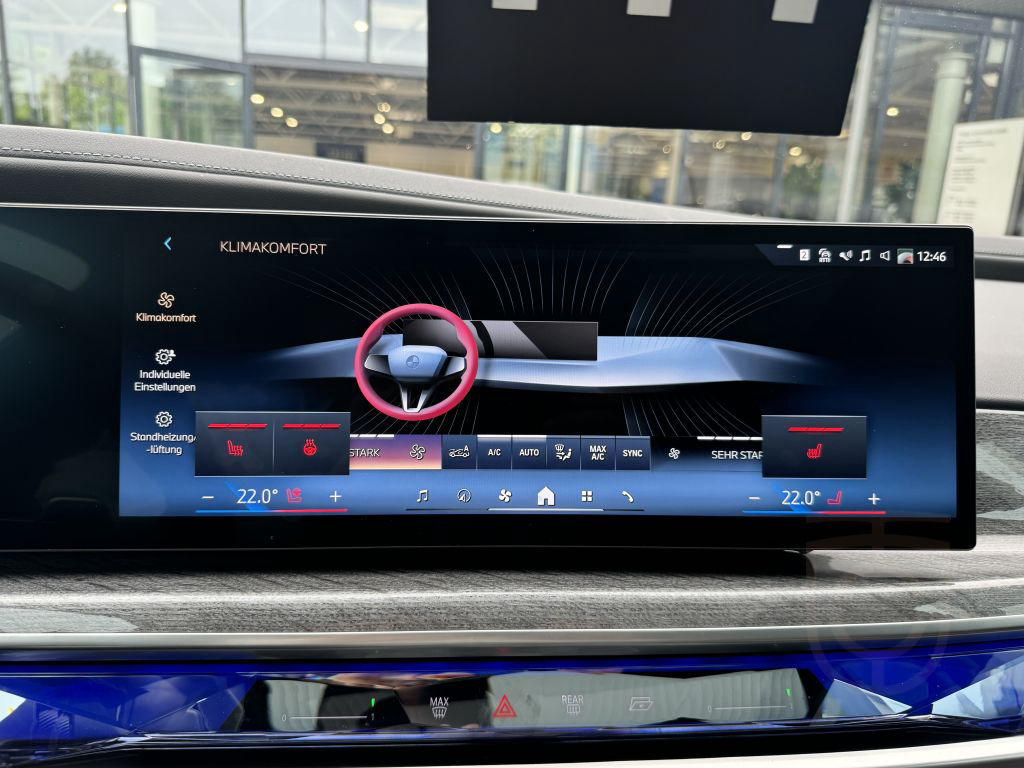 BMW 740d xDrive M Sport StandHzg PANO-SKY Autobahnas