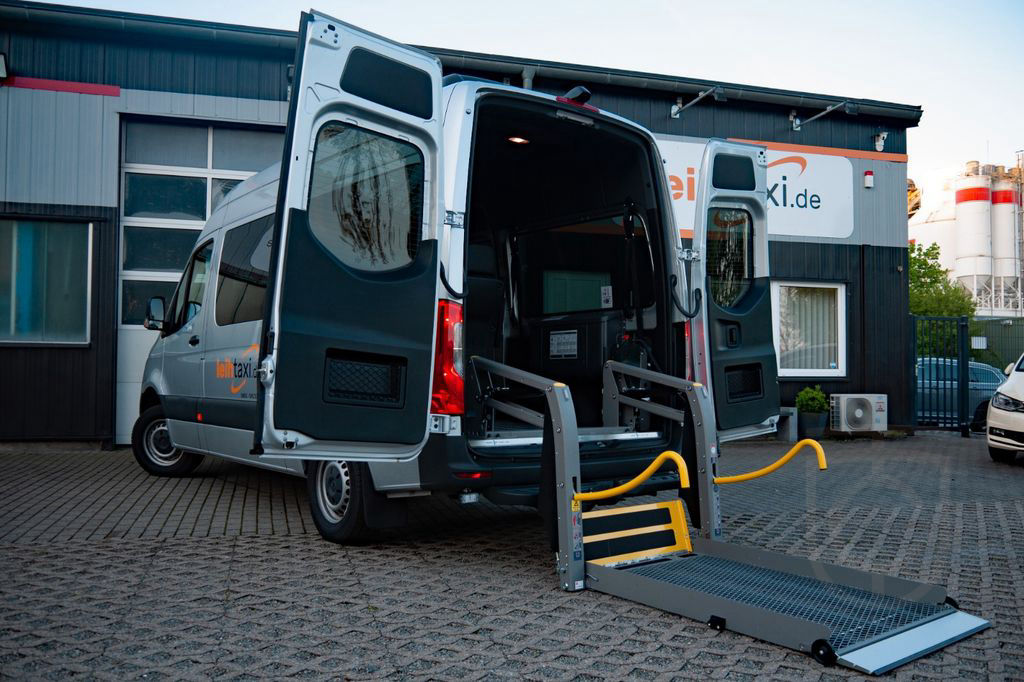Mercedes-Benz Sprinter 317 WSZ LMW BTW Lift Liegend-Rollstuhl