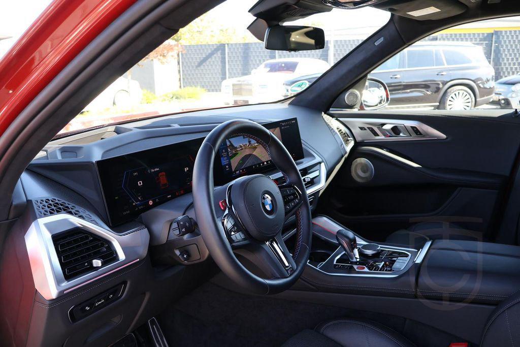 BMW XM "INDIVIDUAL" B&W-AHK-Massage-DriversP.-Iconic