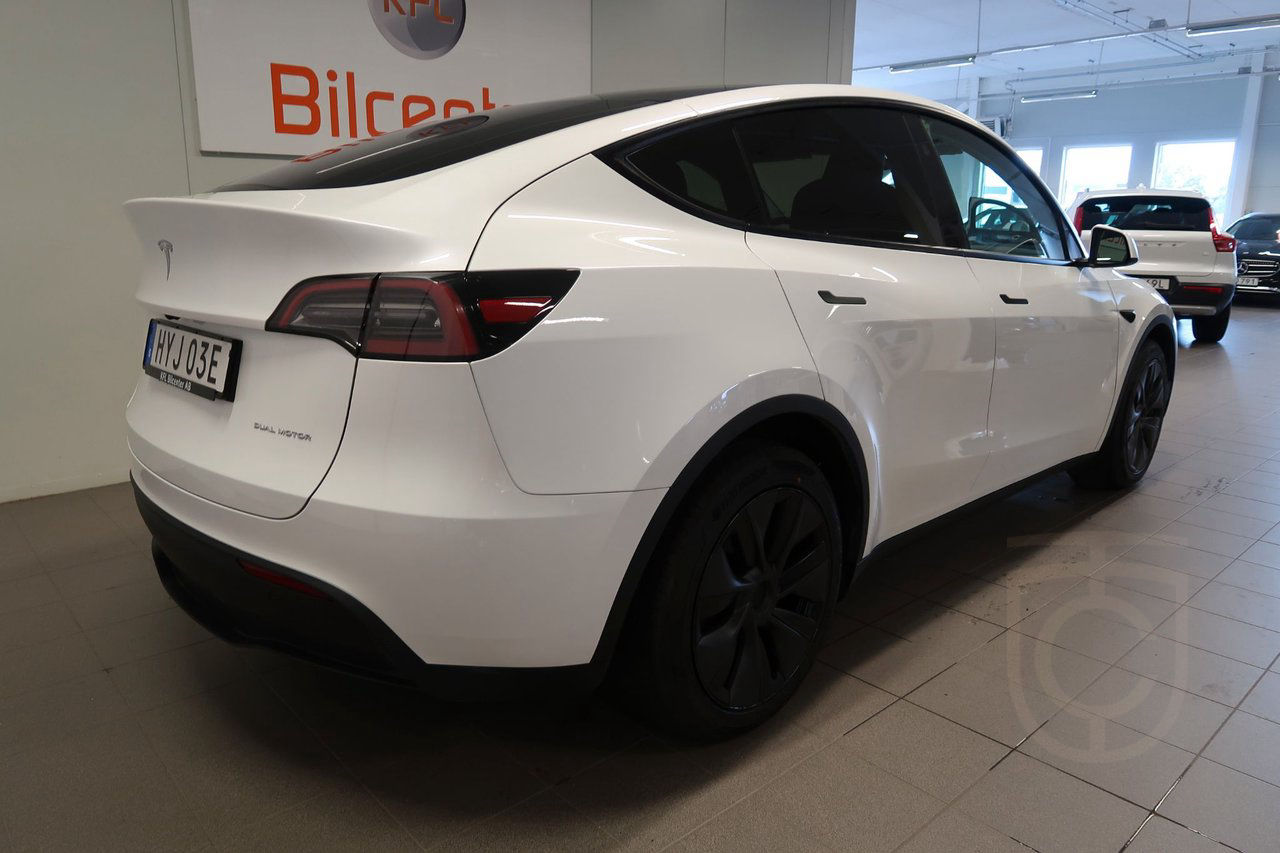Tesla Model Y Long Range AWD