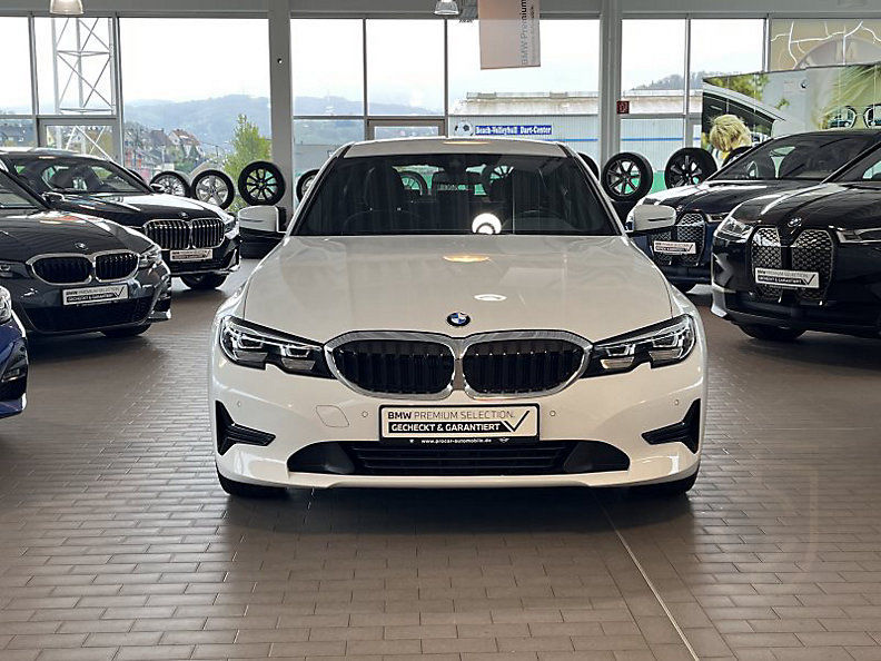 BMW 320i Limousine