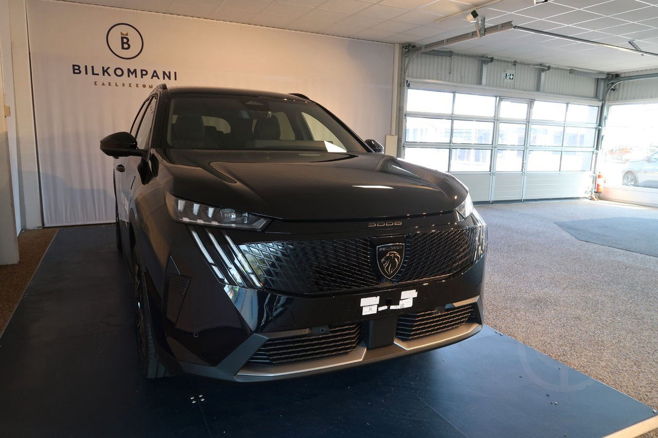 Peugeot 5008 GT Hybrid