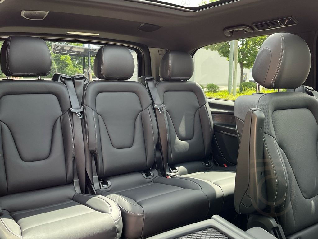 Mercedes-Benz V 300 d Avantgarde 4x4 lang AMG AIRMATIC Pano 9G