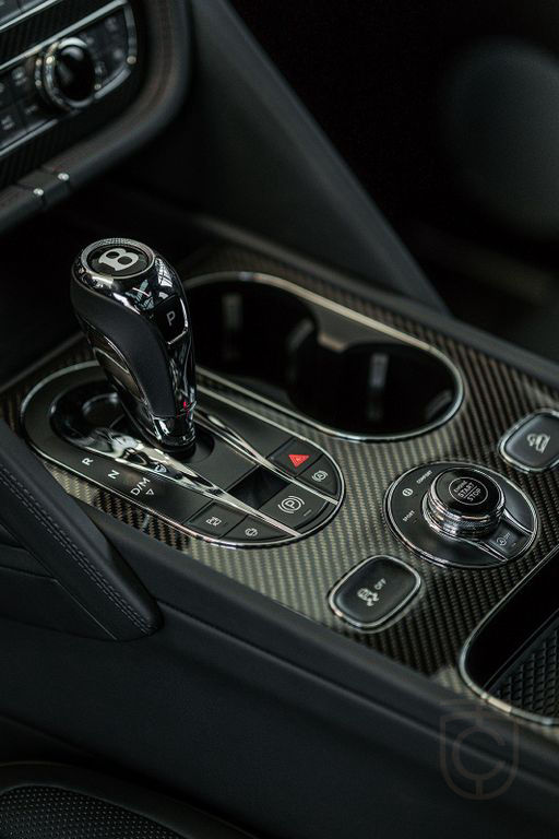 Bentley Bentayga V8 * Full Carbon Options *