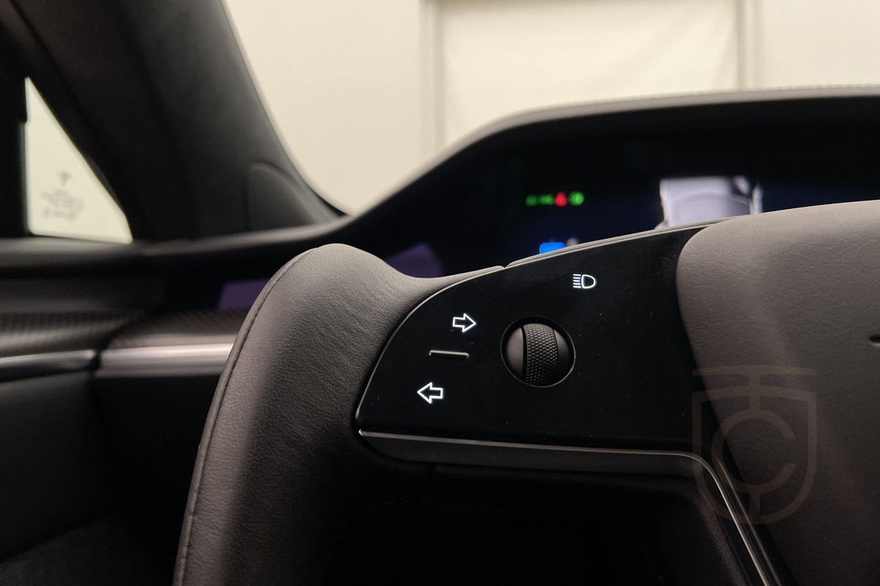 Tesla Model S Plaid AP