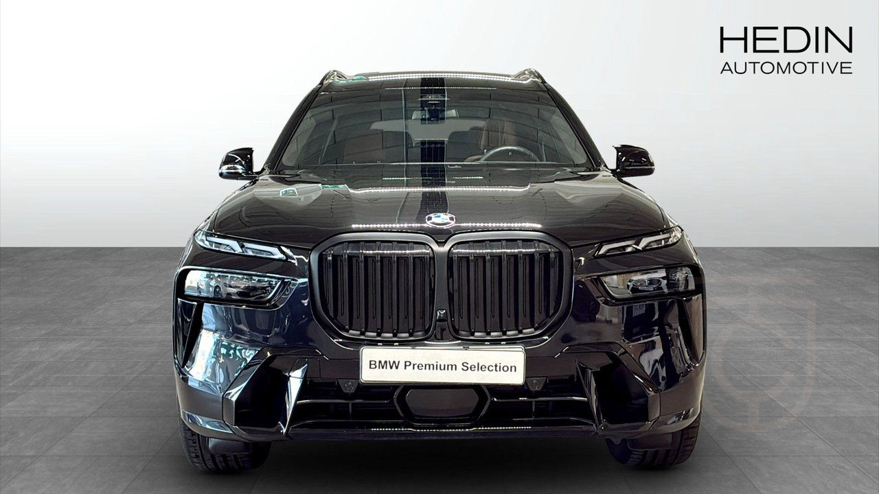 BMW X7 xDrive40i B&W