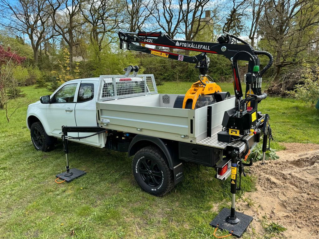 Isuzu D-Max Space Cab LS AT BIG-MAX Forstkran Greifer