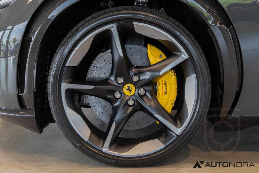 Ferrari Purosangue Carbon Lift Pano Matrix Massage