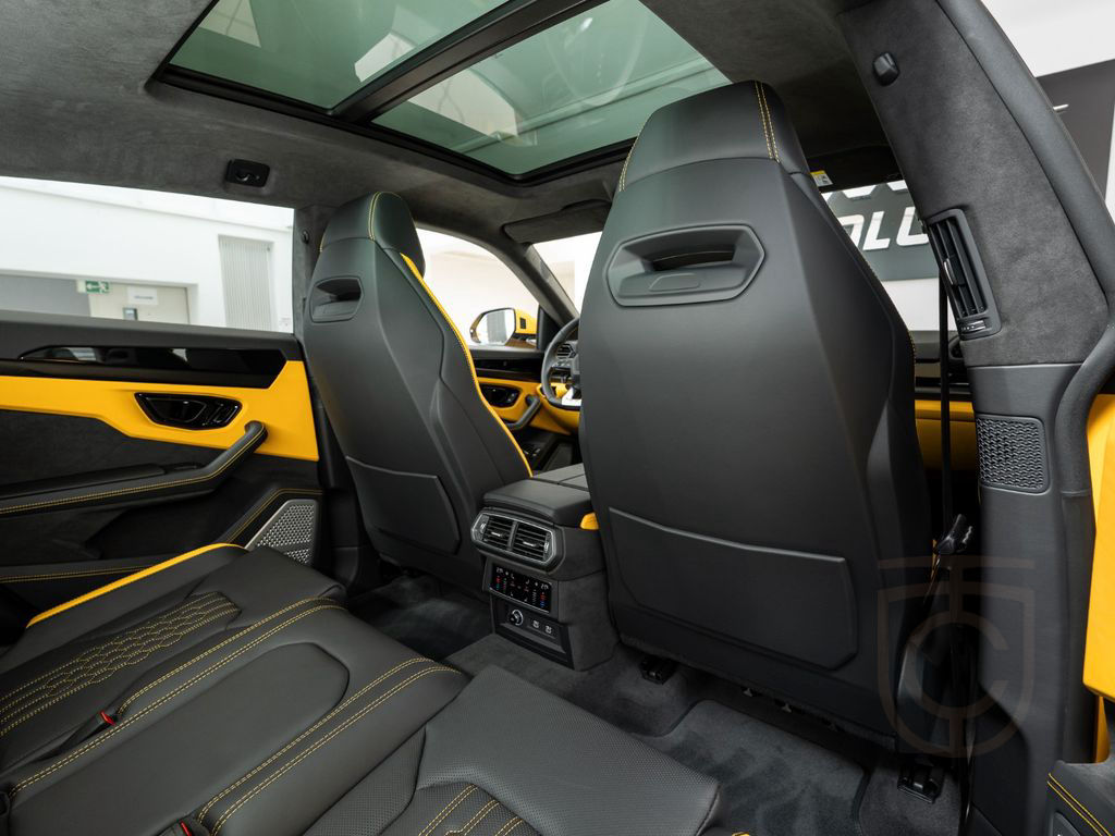 Lamborghini Urus SE Hybrid B&O/PANORAMA/23"/Massage