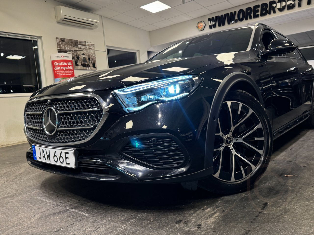 Mercedes-Benz E 300 de 4MATIC All-Terrain Driver assist