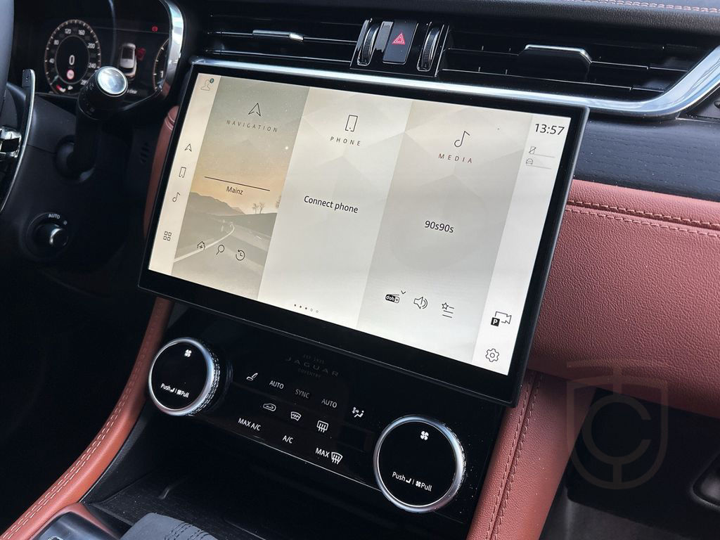 Jaguar F-Pace P400 AWD Sport Winter Paket Panorama