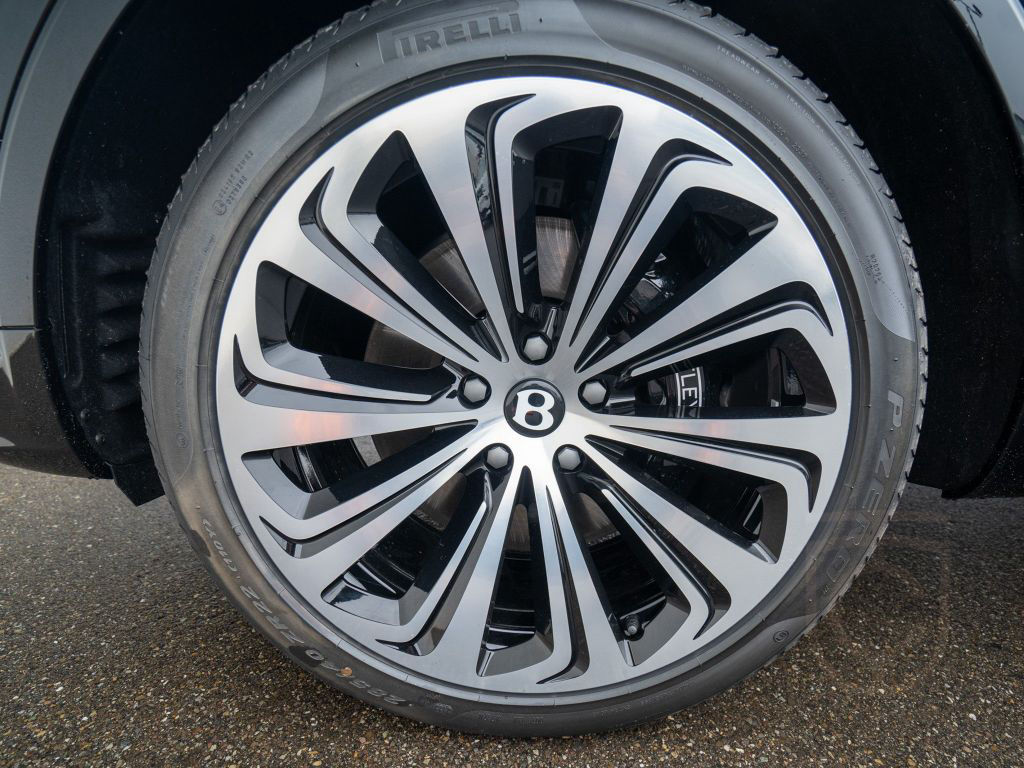 Bentley Bentayga Azure V8