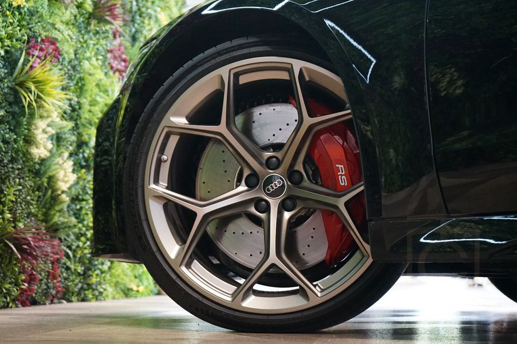 Audi RS7 PERFO*DRC*B&O*MATRIX*HUD*360*98.678€ NETTO