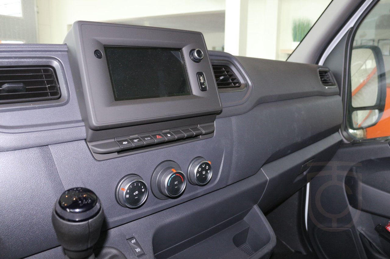 Nissan Interstar