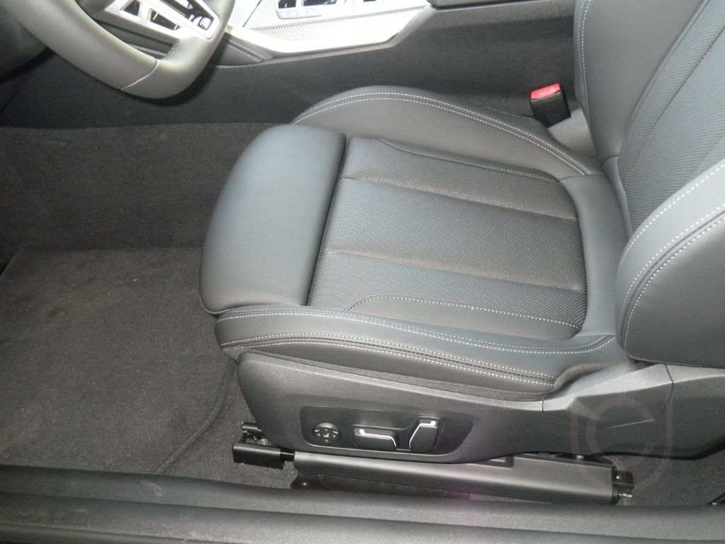 BMW 420 i Cabrio Sportpaket Navi Digitales Cockpit M