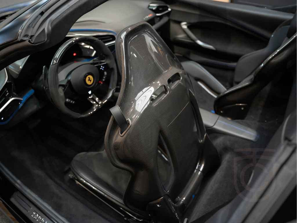 Ferrari 296 GTS Painted Stripes Full Carbon 296 3.0 V6 G