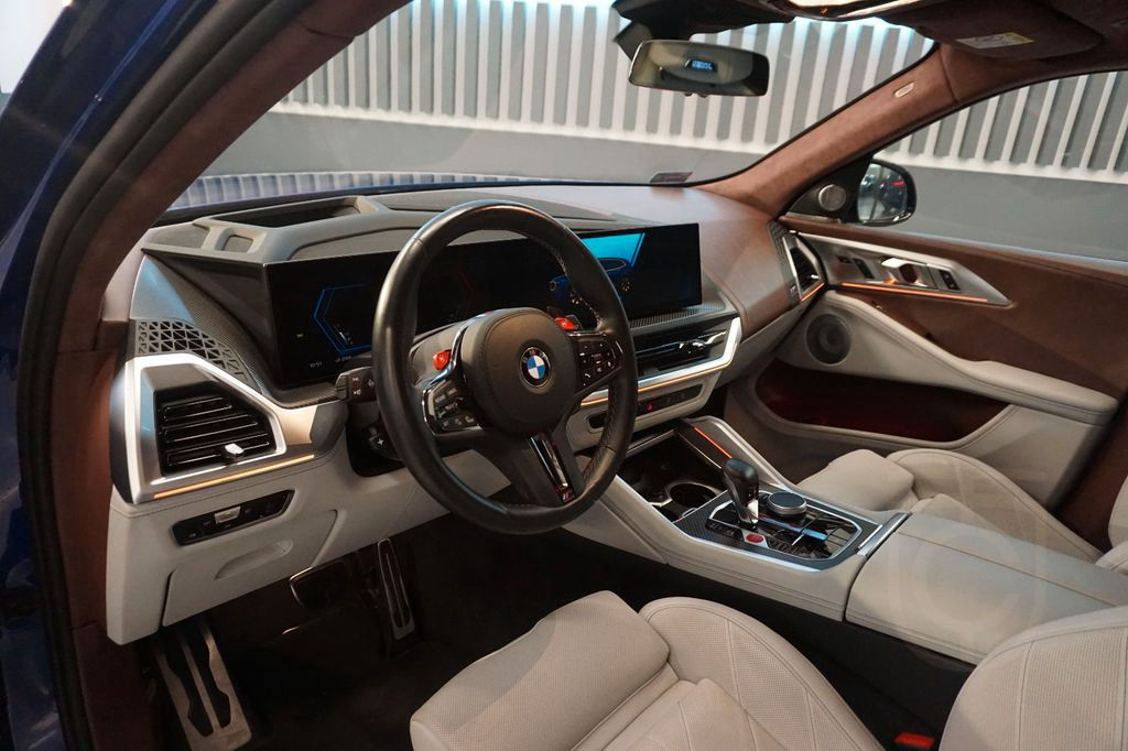 BMW XM/HUD/KEYLESS/BOW&WILK/PANO/360 KAMERA/MASSAGE