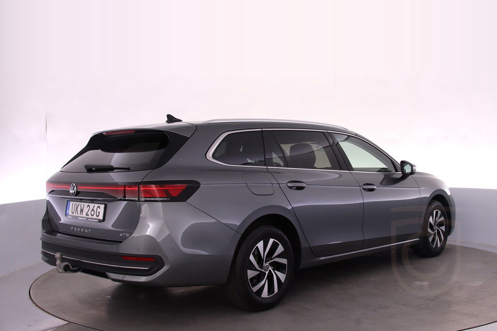 Volkswagen Passat Variant 1.5 eTSI DSG Sequential 110kW 2024