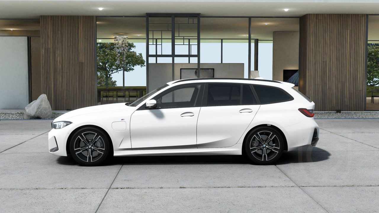 BMW 330e xDrive Touring M Sport Active Ed