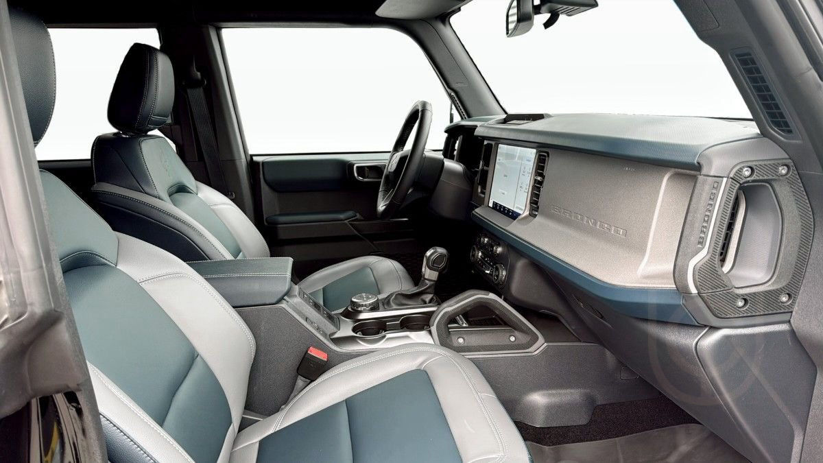 Ford Bronco Outer Banks 2.7L Bi-Turbo EcoBoost V6