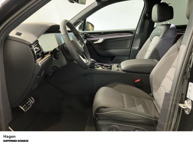 Volkswagen Touareg 3.0 TDI 4MOTION R-Line Black StylePANO+M