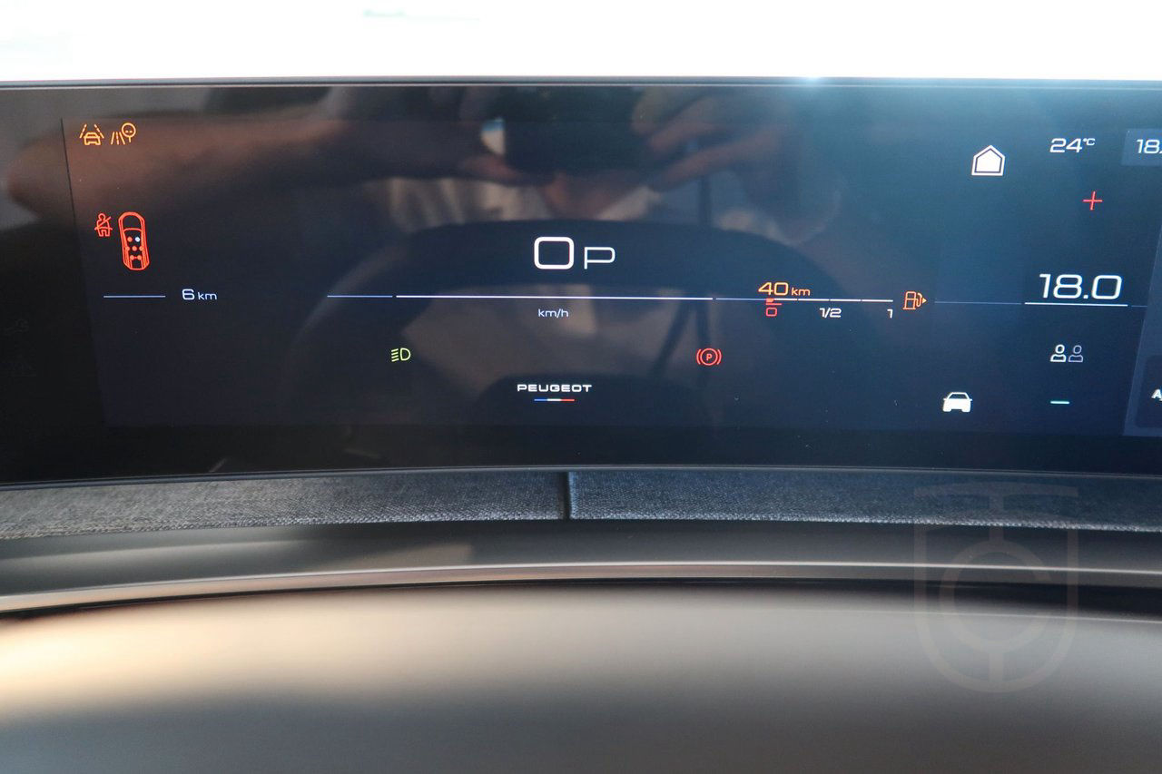 Peugeot 5008 GT Hybrid