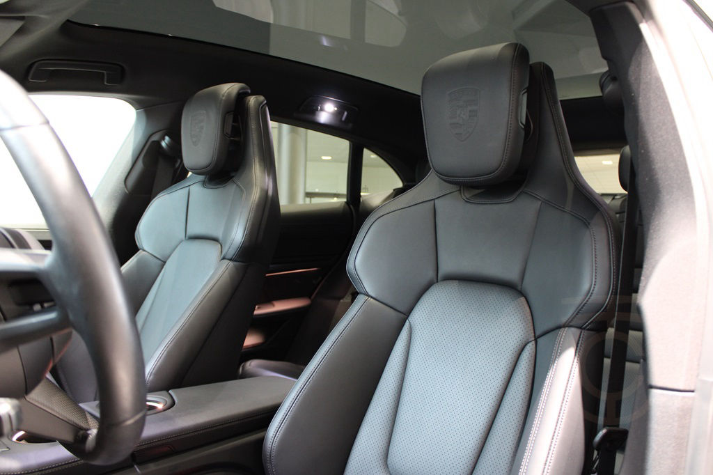 Porsche Taycan 4 Cross Turismo