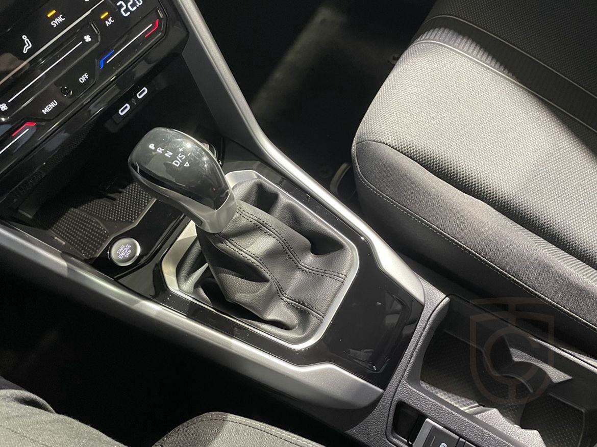 Volkswagen T-Roc LIFE EDITION TSI 150 DSG, 2-zon Klimat