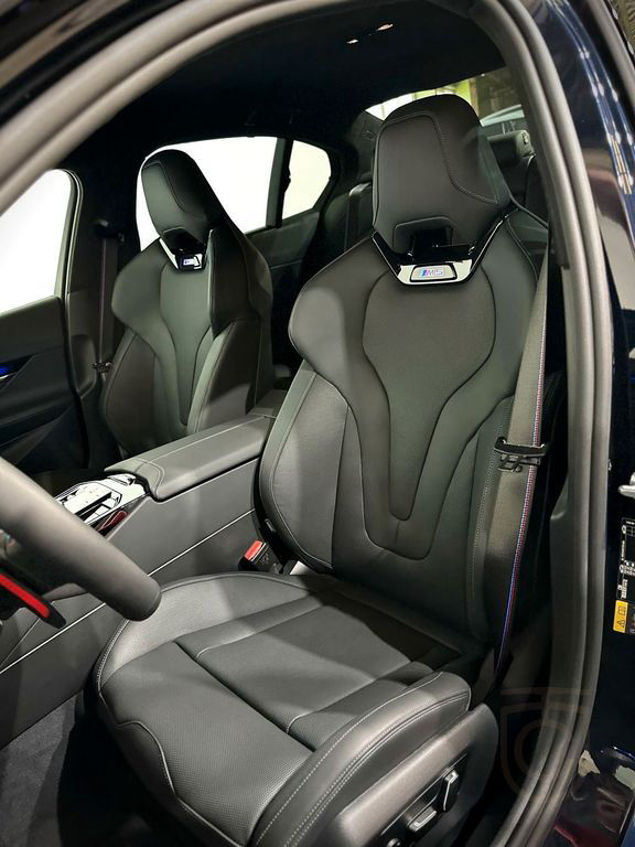 BMW M5 / Ultimate Paket/Keramik Brake/Carbon/stock