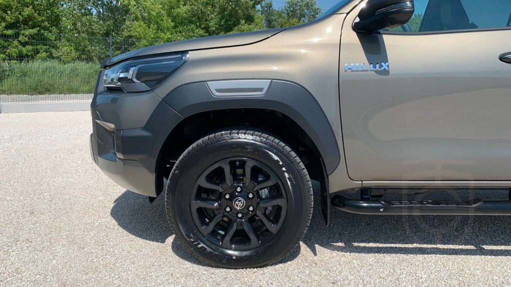 Toyota Hilux 2.8 D-4D 4X4 INVINCIBLE MY25,NET. EXPORT