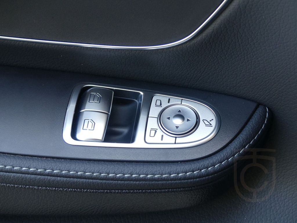 Mercedes-Benz EQV 300 L2 90 KWH AMG Line 7Persoons Leer/LED/Ca
