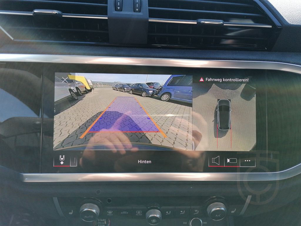 Audi RS Q3 S tronic PANO+MATLACK+280VMAX+AHK+KERAMIK