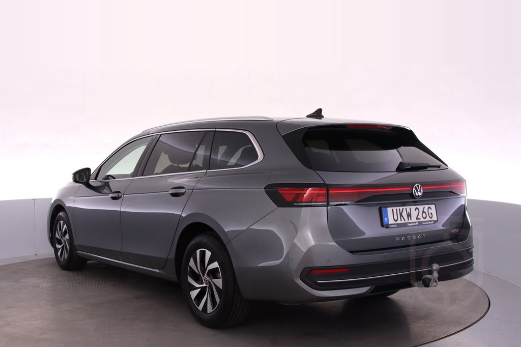 Volkswagen Passat Variant 1.5 eTSI DSG Sequential 110kW 2024