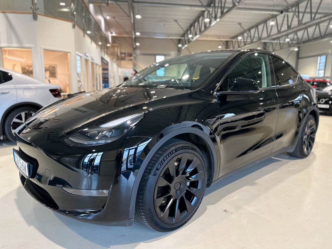 Tesla Model Y Long Range AWD,