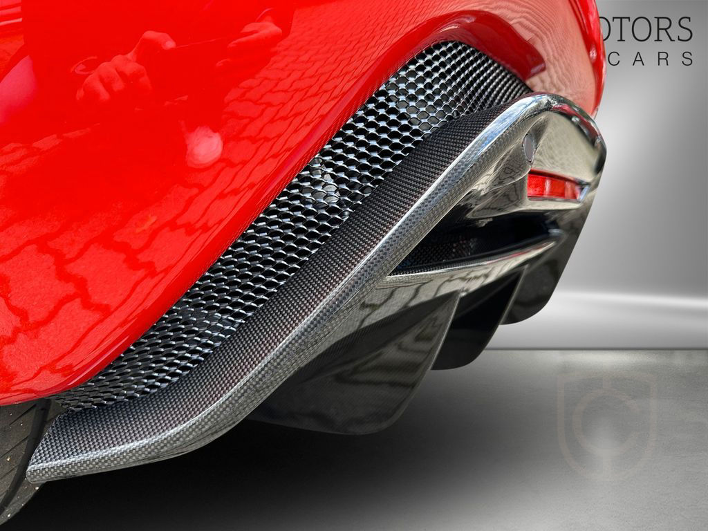 Ferrari 296 GTS Carbon Lift 20" XL Carbon Seats