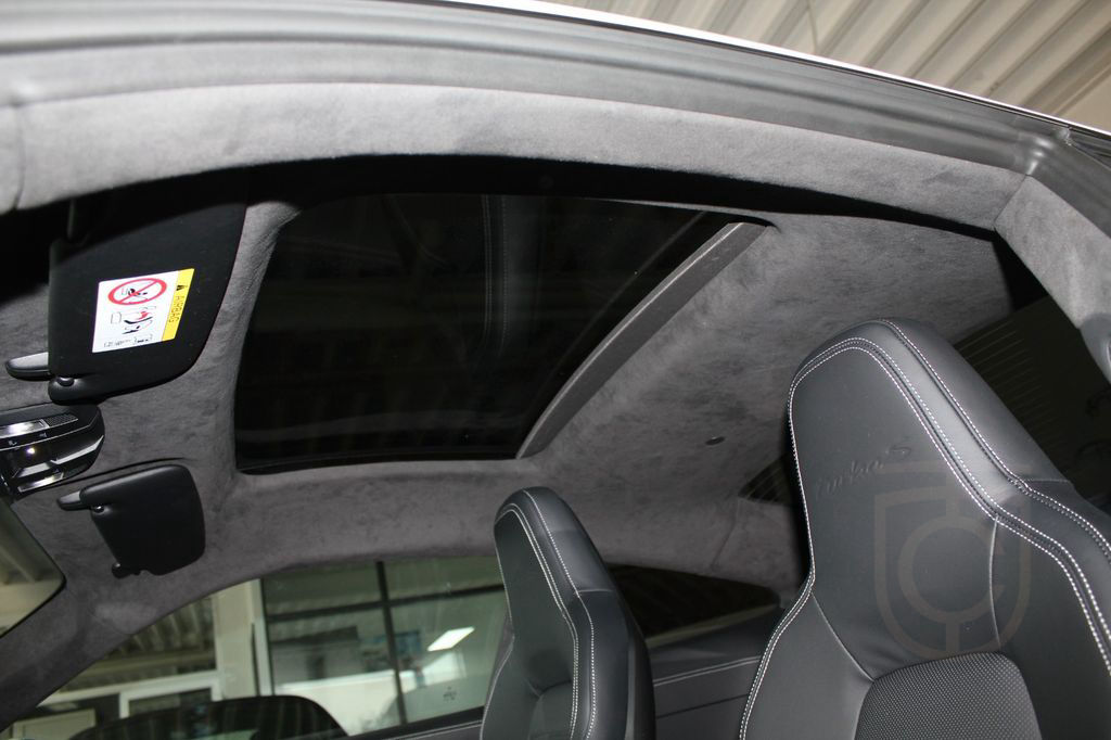 Porsche 992 Turbo S RHD/Sportabgas/SportDesign/GDach/SWA