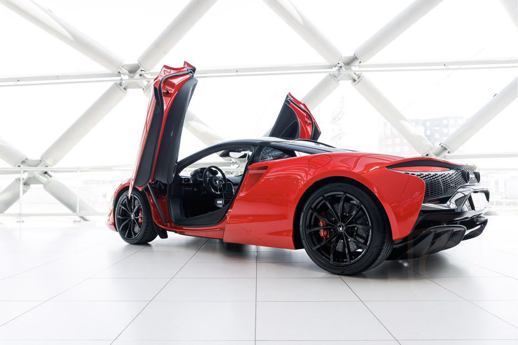 McLaren Artura 3.0 V6 Plug-in | Performance | Black Pack