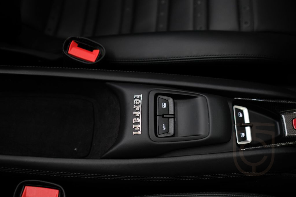 Ferrari F8 Spider/CARBON/LIFT/PASS.DISPL/RACINGSEATS/JBL