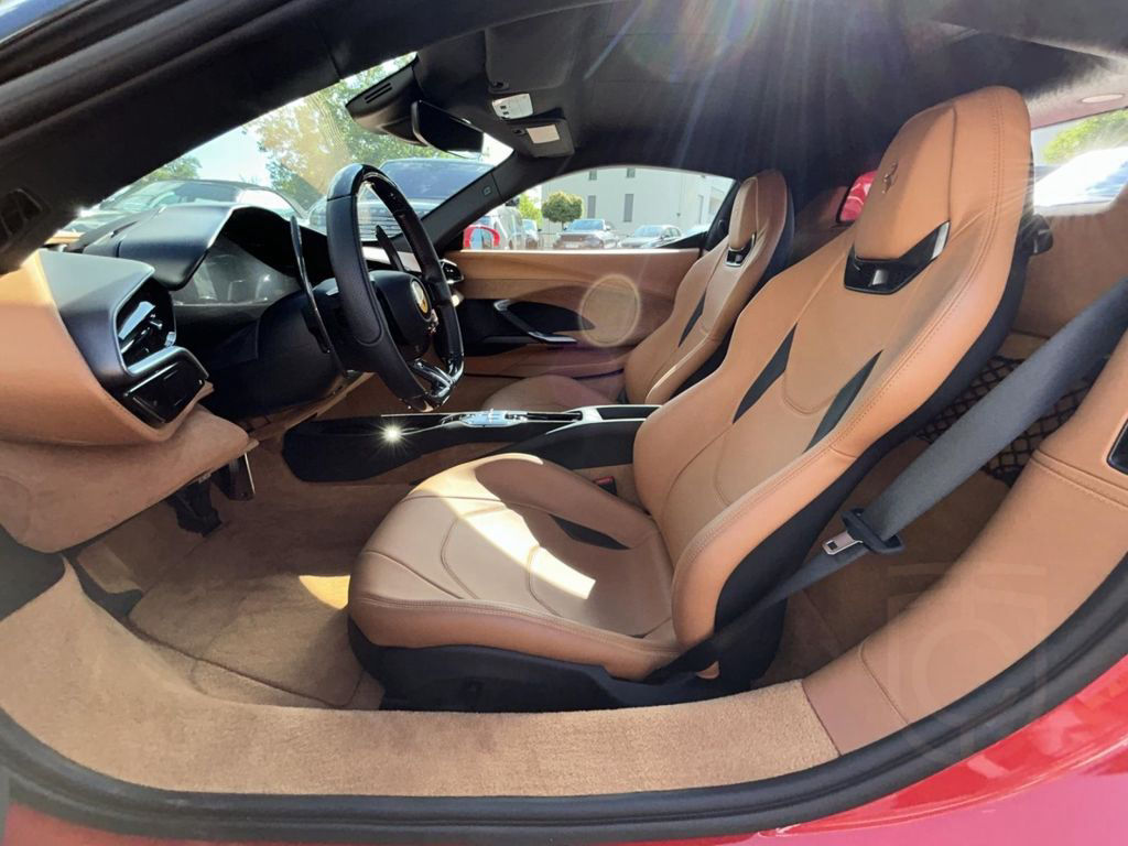 Ferrari 296 GTB Frontlift Parksensoren Rückfahrkamera