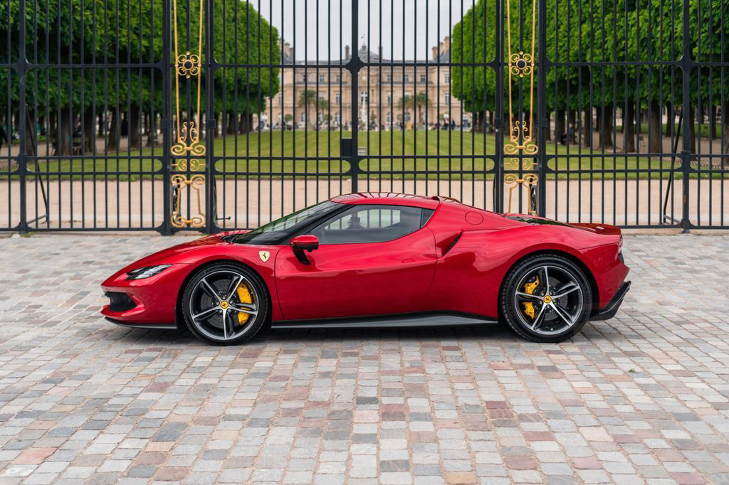Ferrari 296 GTB DCT - Rosso Imola, 800 kms, full carbon