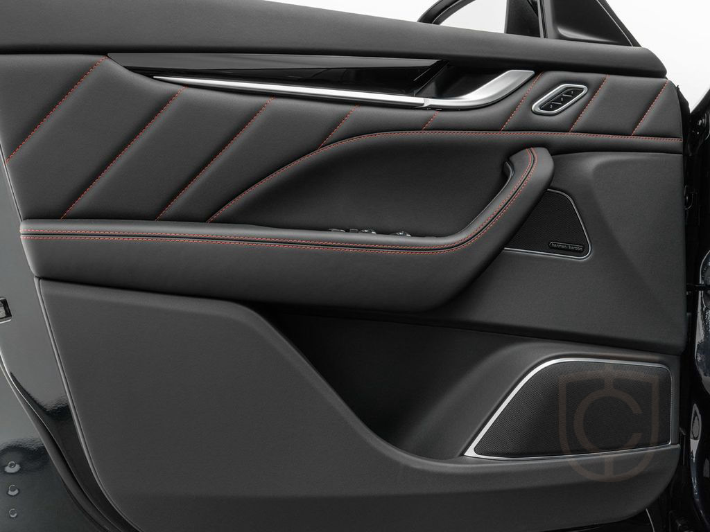 Maserati Levante Modena S ULTIMA TAGESZULASSUNG AKTION