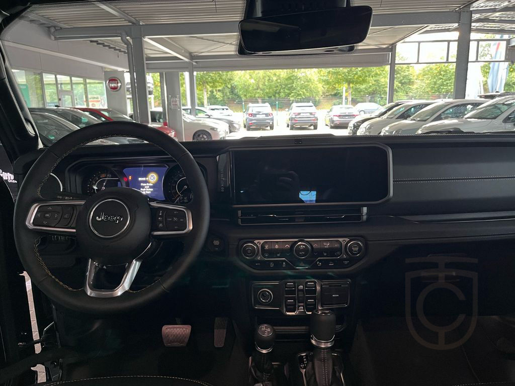 Jeep Wrangler Sahara 2.0 Benzin ***Schiebedach***