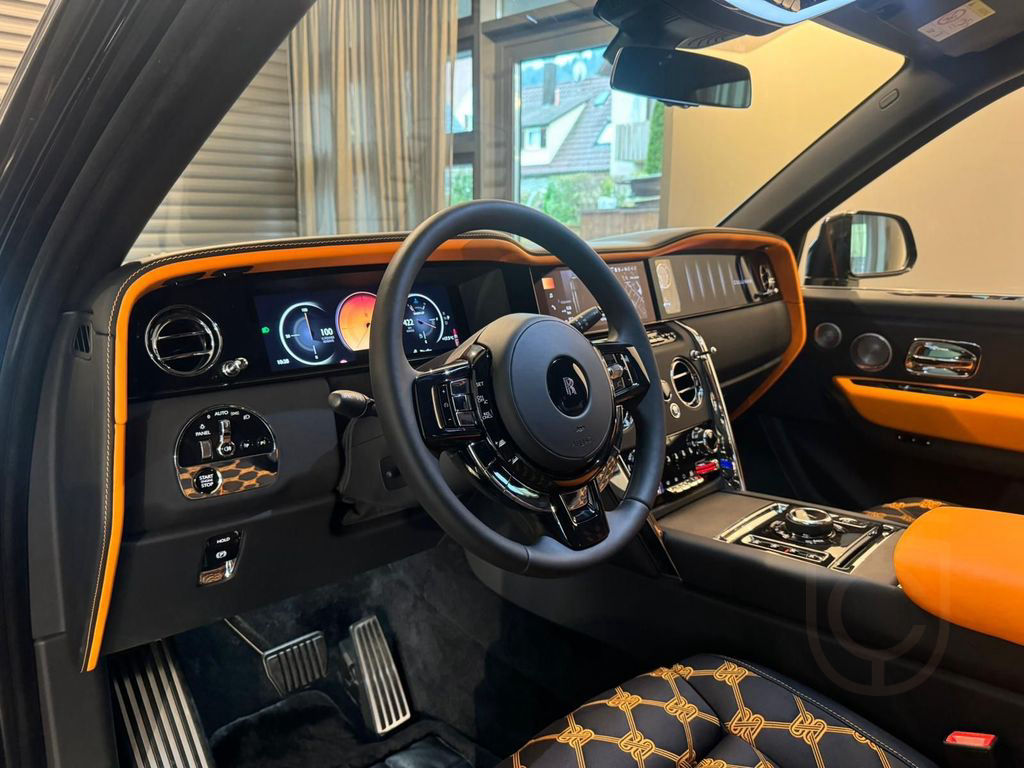 Rolls-Royce Cullinan II /STARLIGHT/23"/BESPOKE/BLACKCHROME