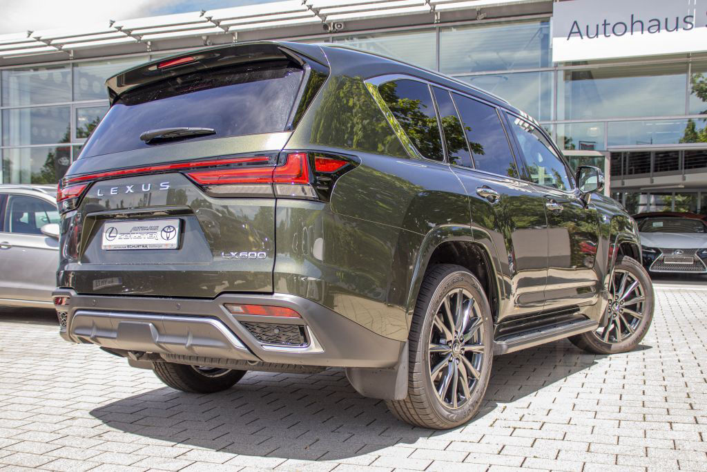 Lexus LX 600 F SPORT