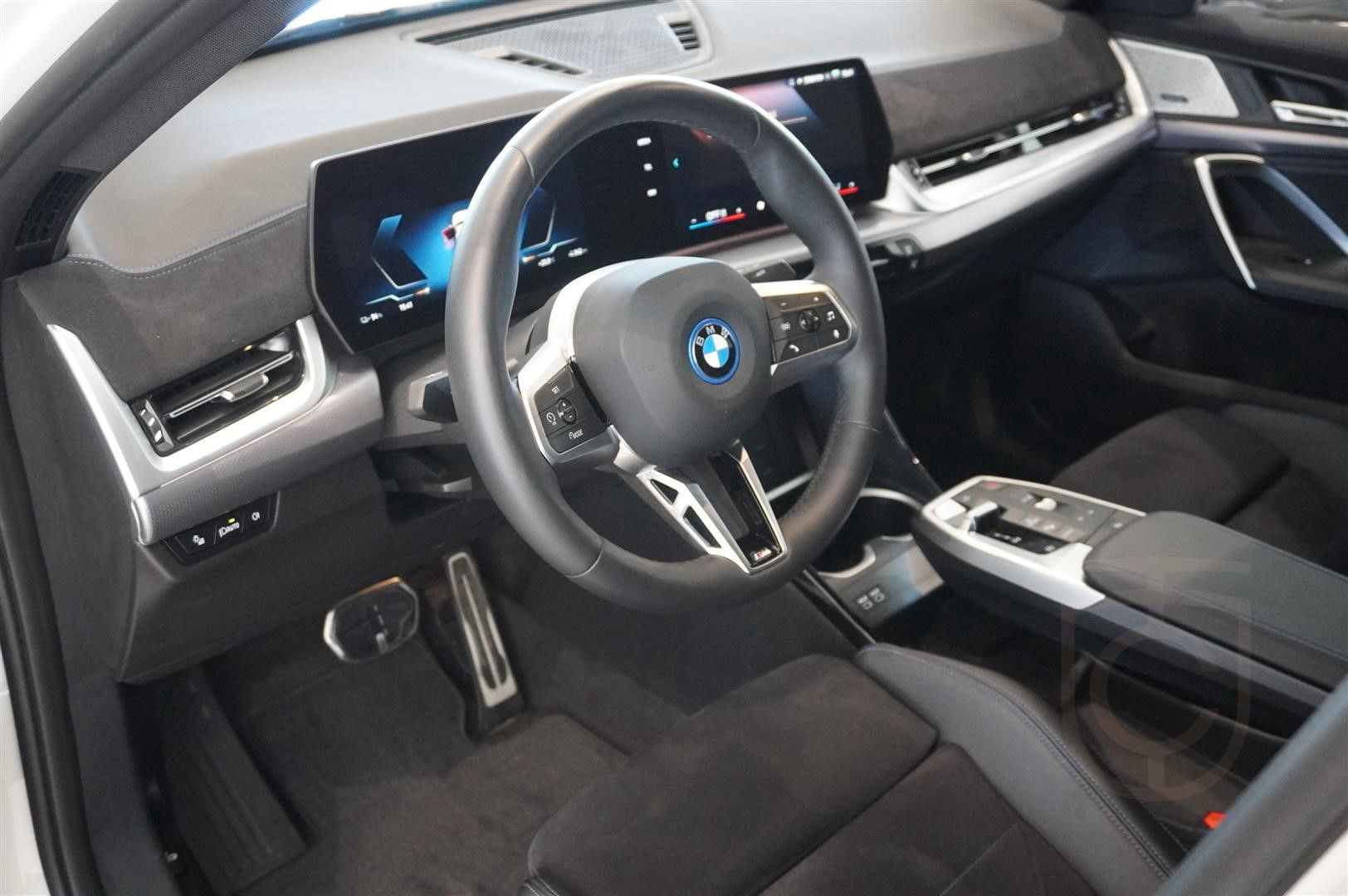 BMW iX2 xDrive30