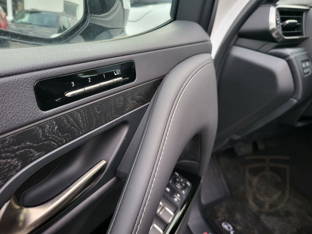Lexus LX500+2025+FULL+RearTVs+12unitsBERLIN+EUvers&reg