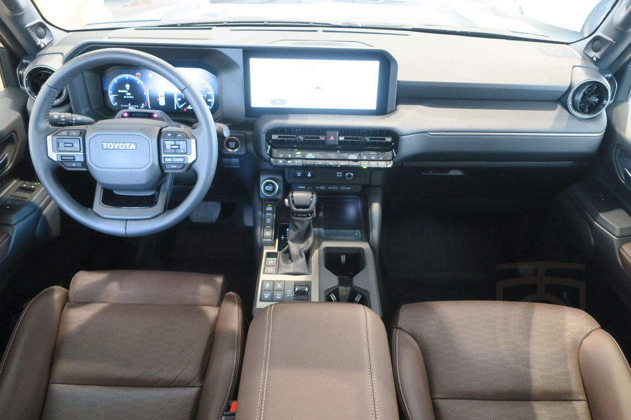 Toyota Land Cruiser 2.8 4WD Executive