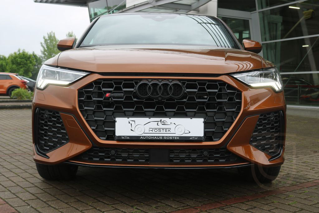 Audi RSQ3 Spb. 2.5 TFSI quattro /Exclusive/Pano/SONOS