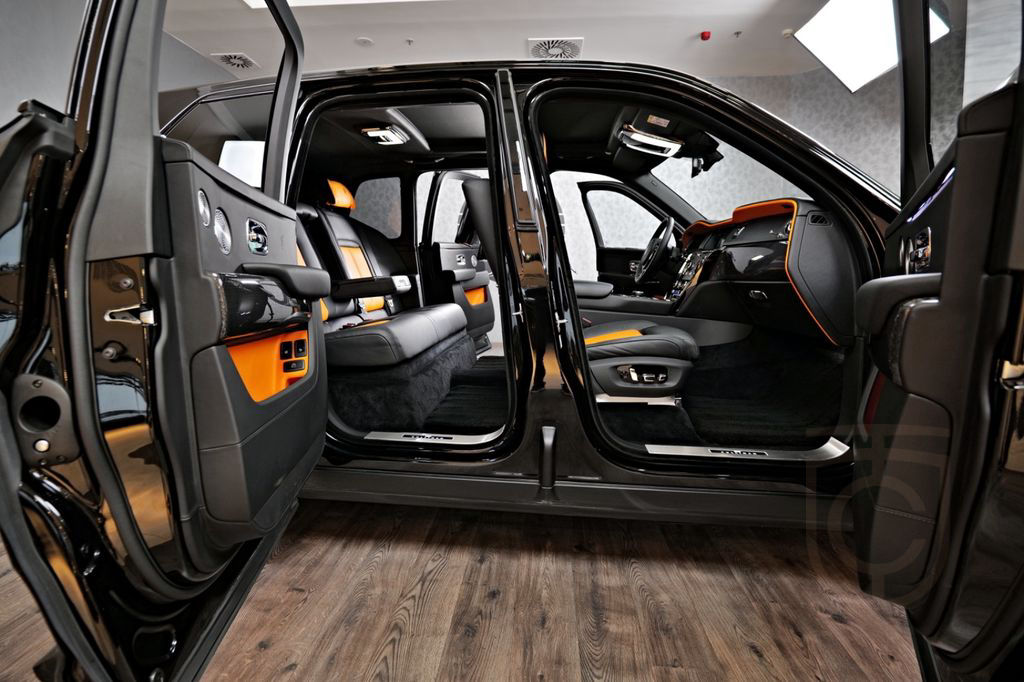 Rolls-Royce Cullinan Black Badge / PANO / MASSAGE / AUDIO