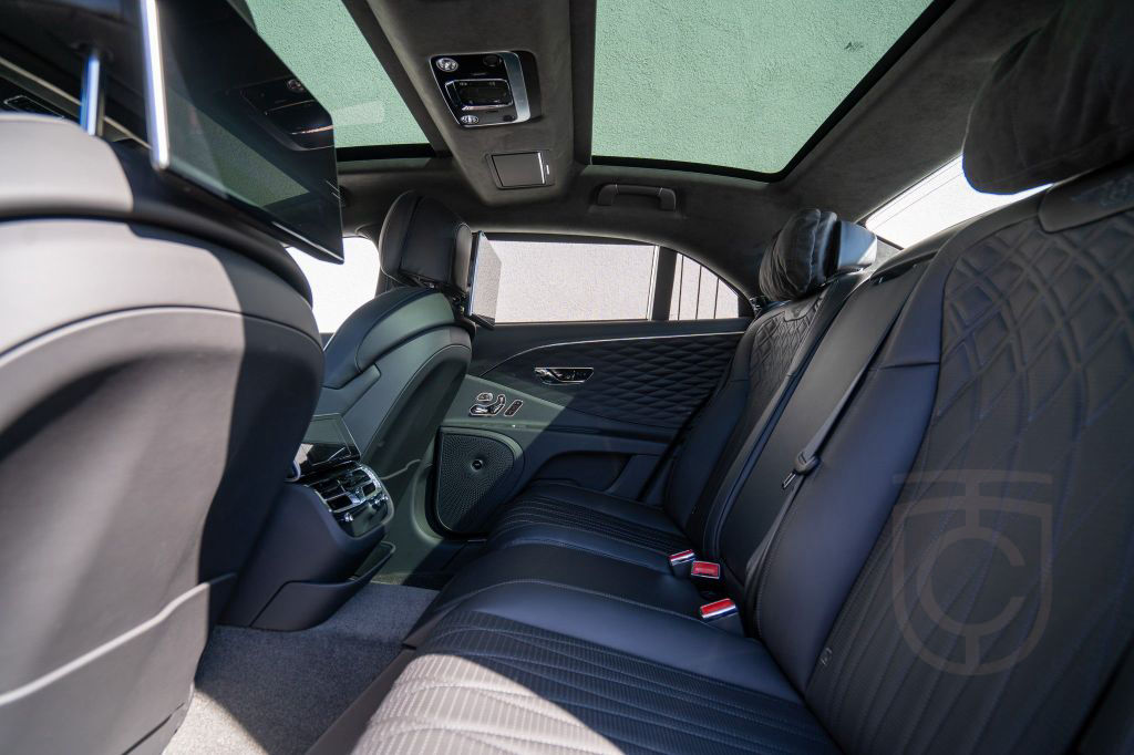 Bentley Flying Spur Azure V8 *Naim, Rotating Display*